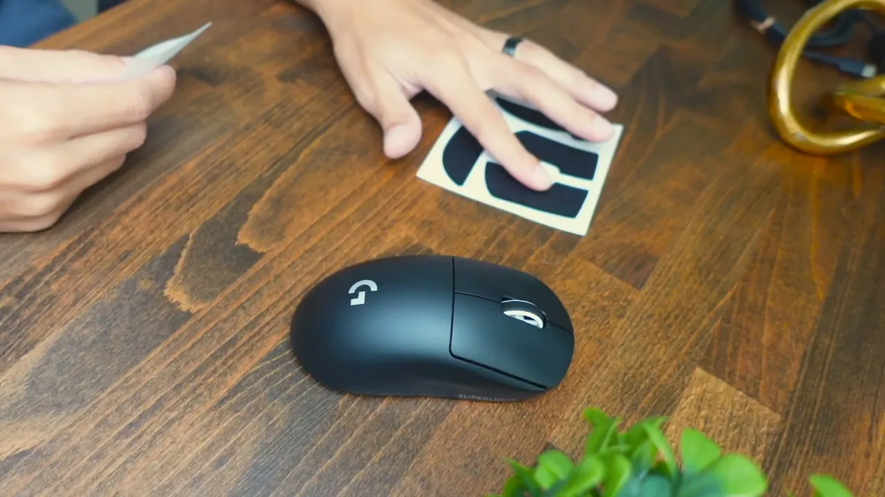 Showing the lightweight plastic body and included grip pads