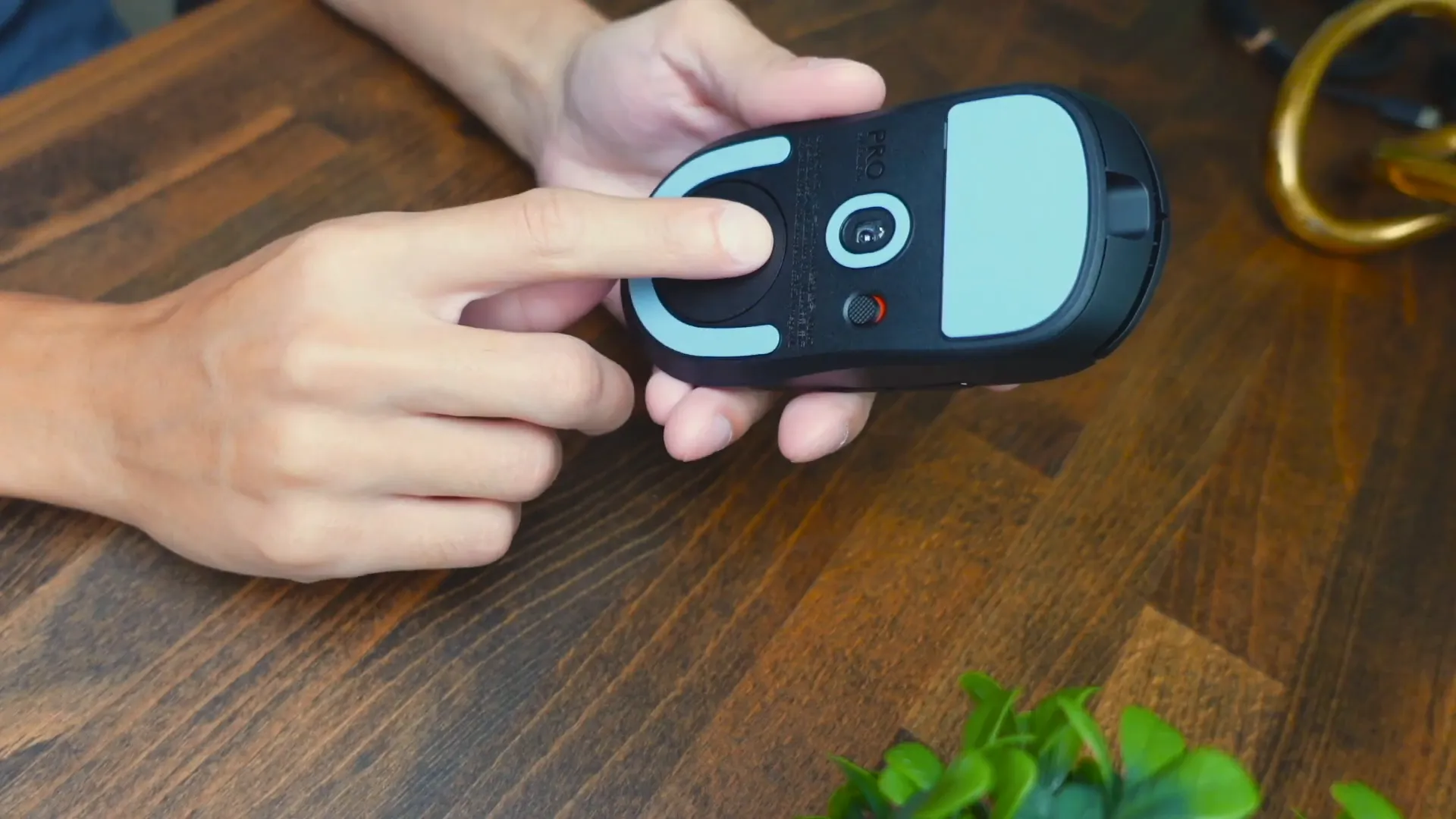Conducting the shake test on the Logitech G PRO X Superlight 2