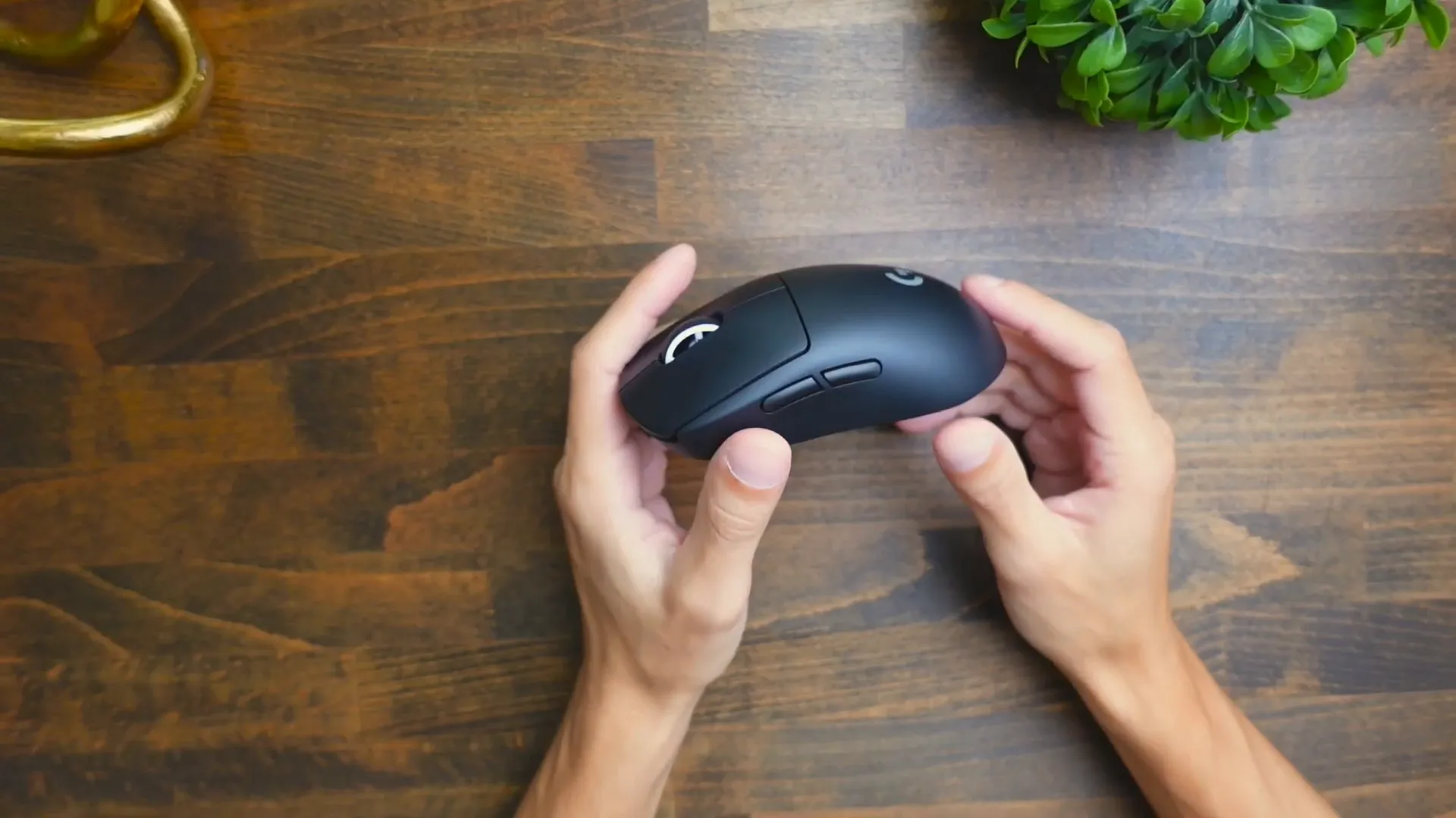 Button layout and portable design of the Logitech G PRO X Superlight 2