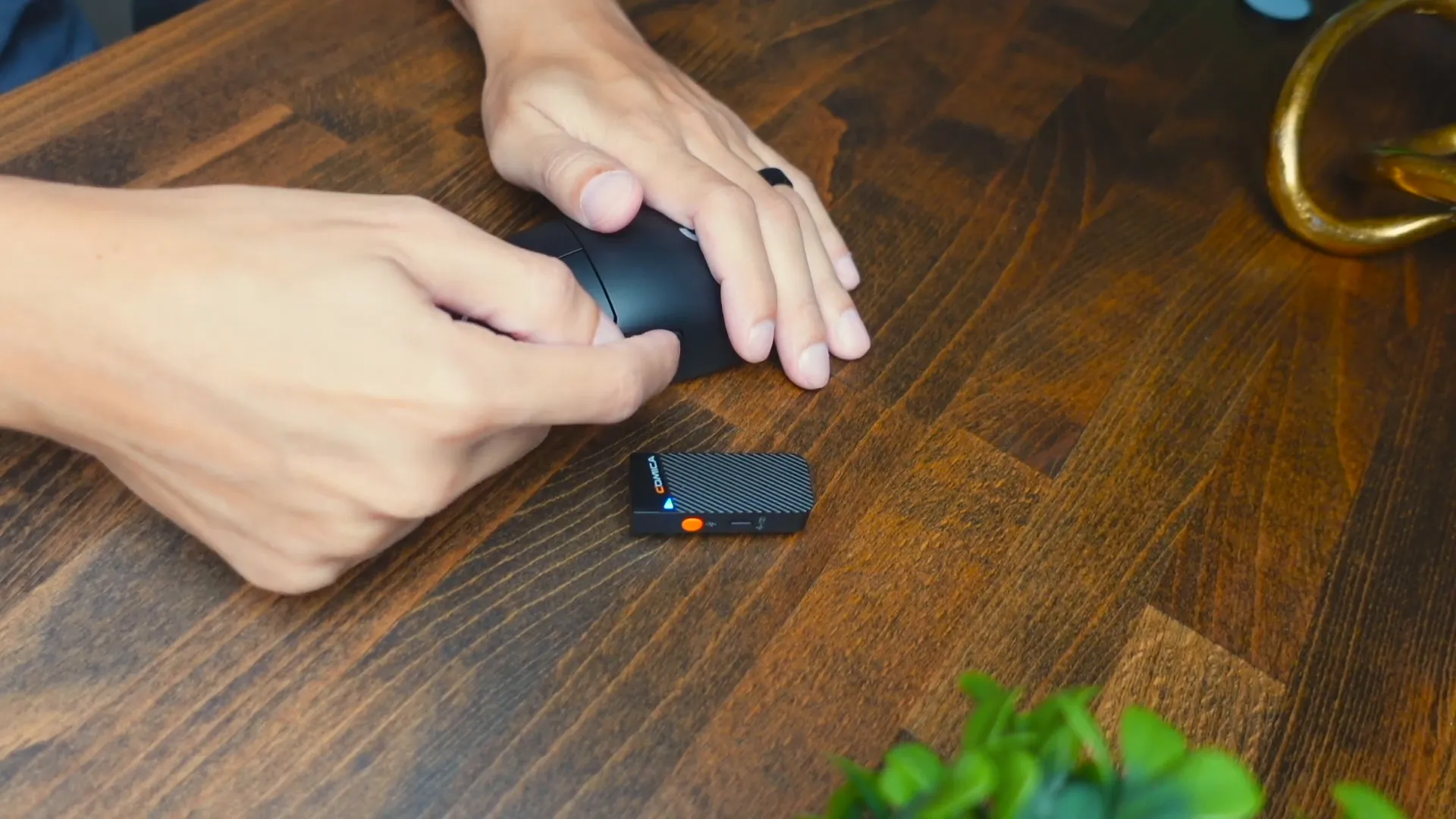 Switch options and power saving features of the Logitech G PRO X Superlight 2