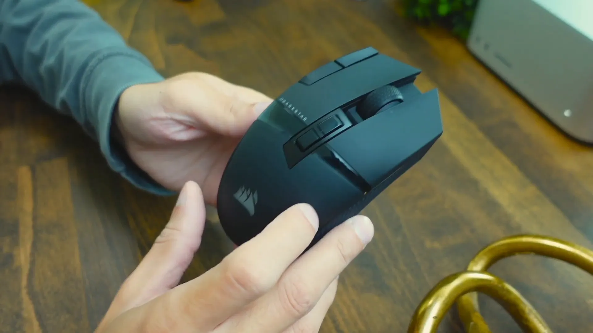 Materials used in the Corsair DARKSTAR RGB Wireless Gaming Mouse