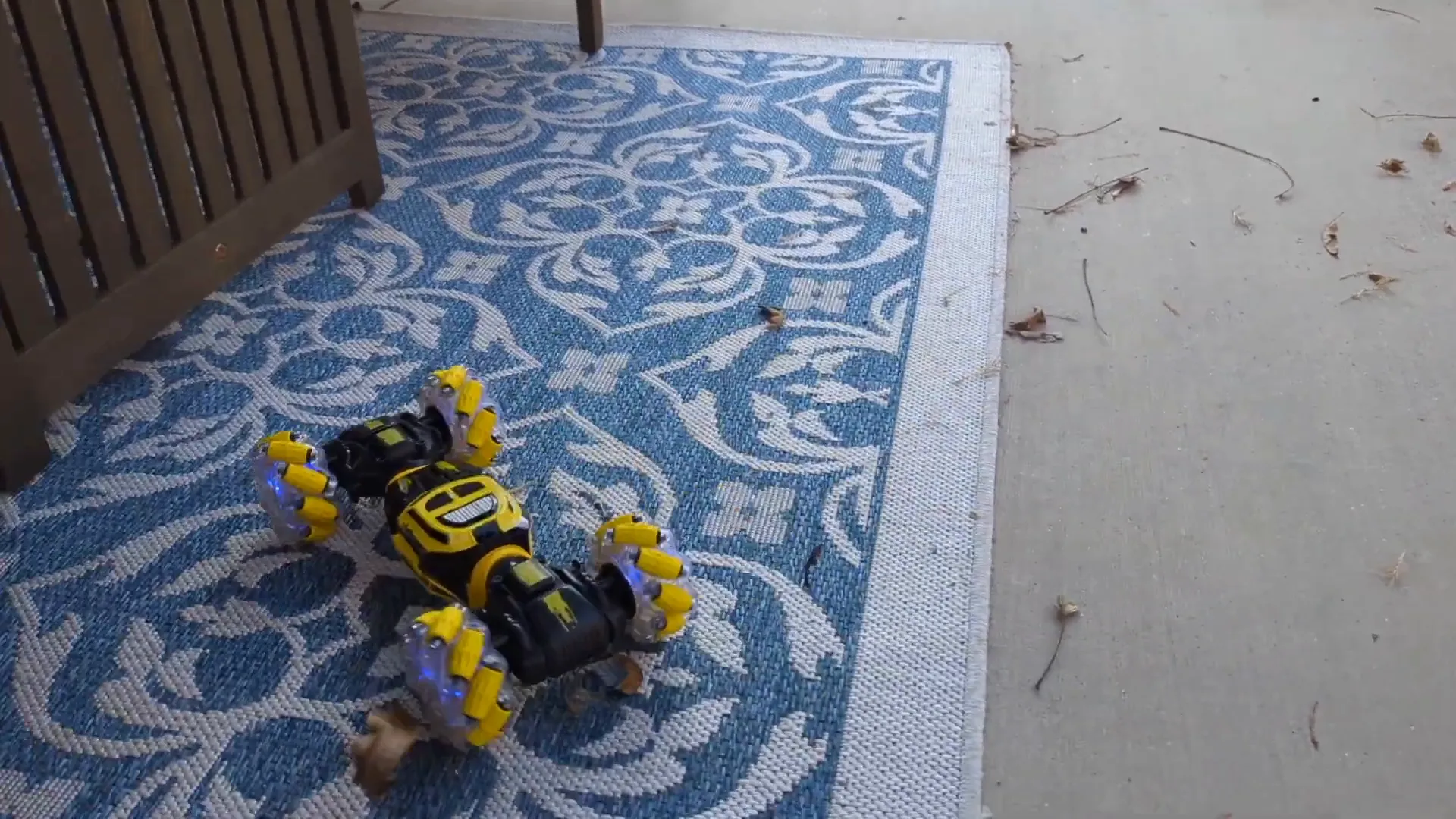 DoDoeleph RC Car in low mode
