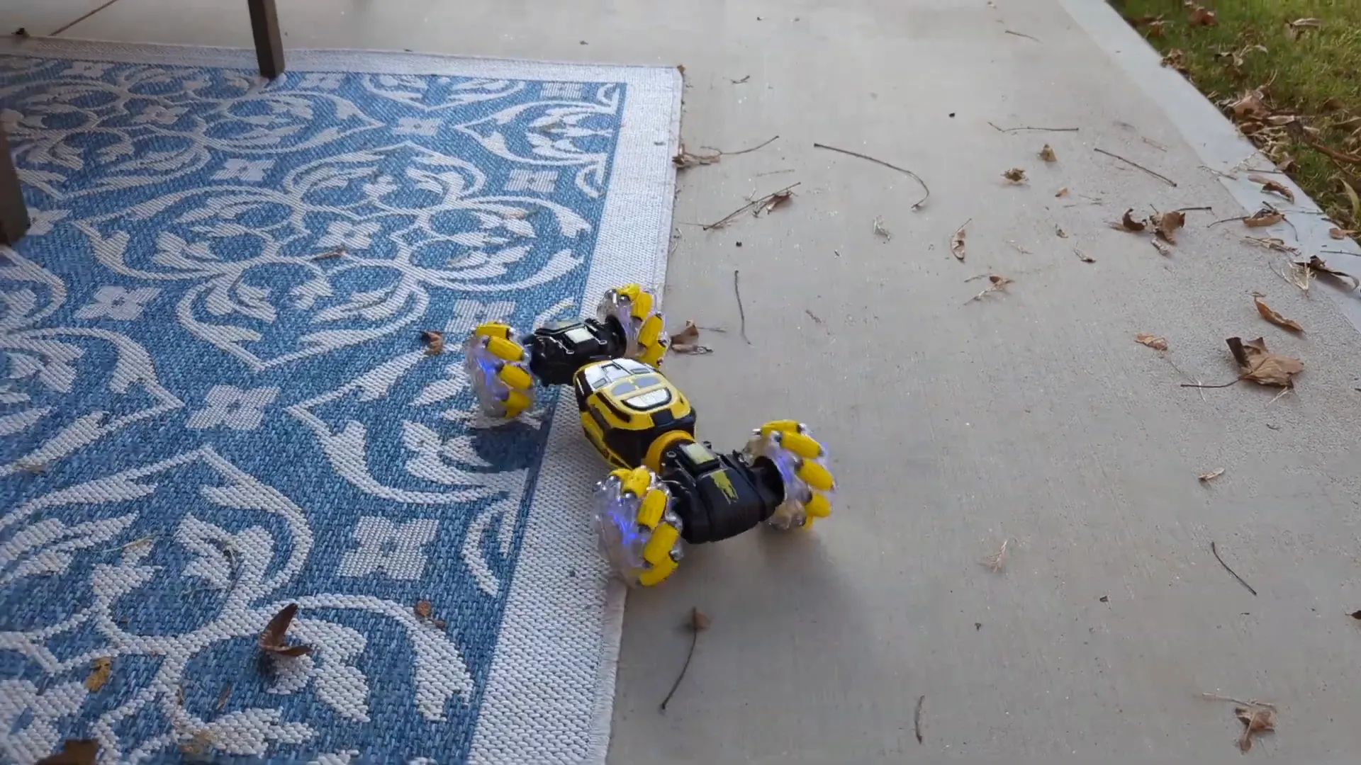 DoDoeleph RC Car demonstrating four-wheel drive