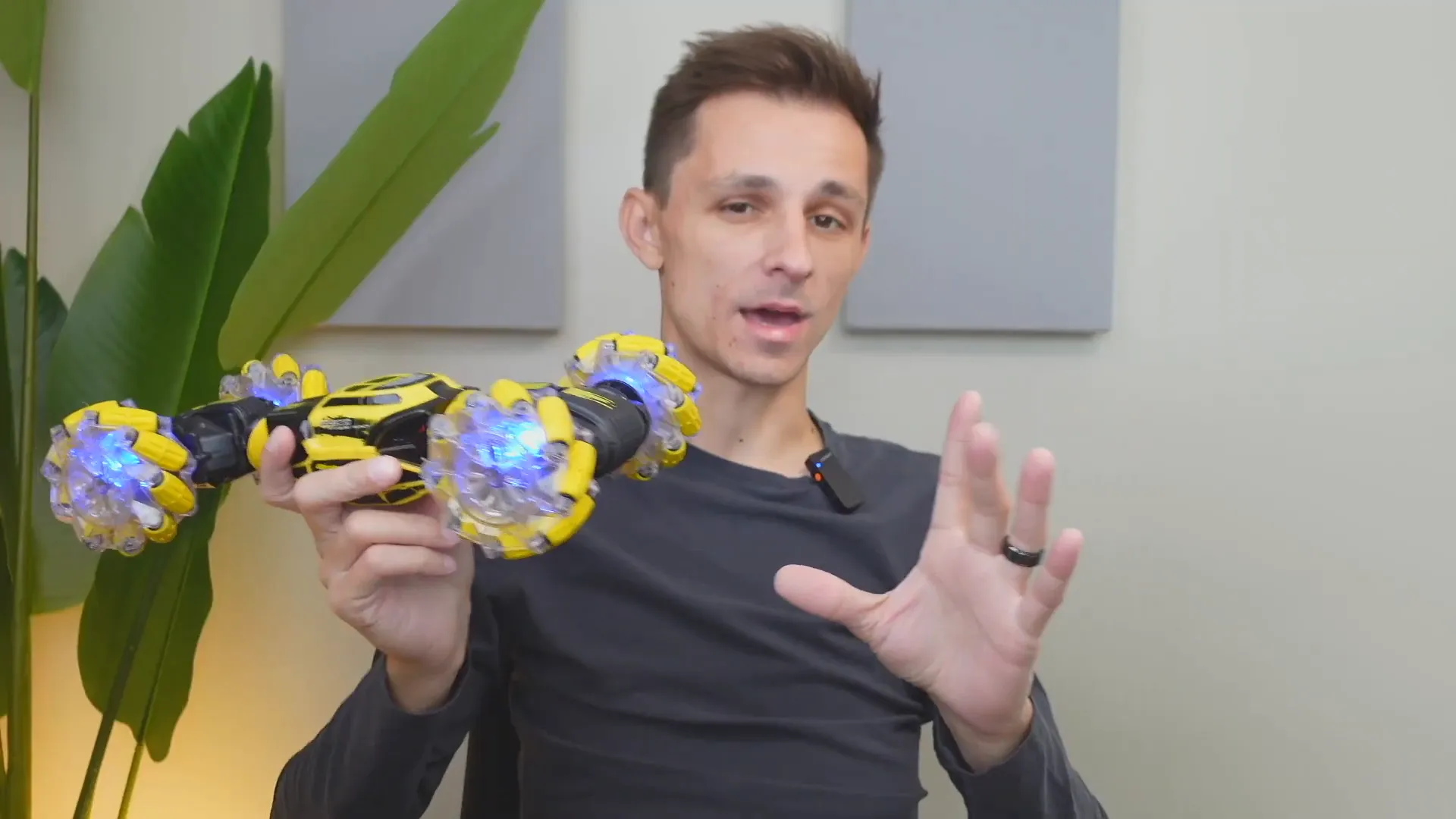 DoDoeleph RC Car with battery