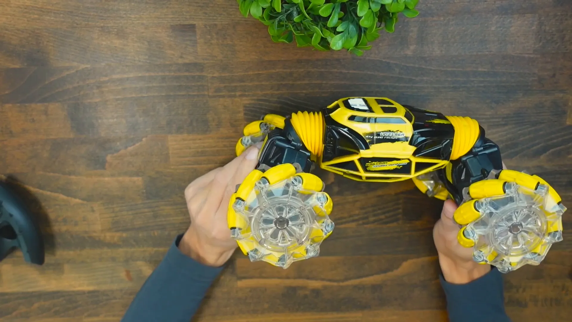 DoDoeleph RC Car in high mode