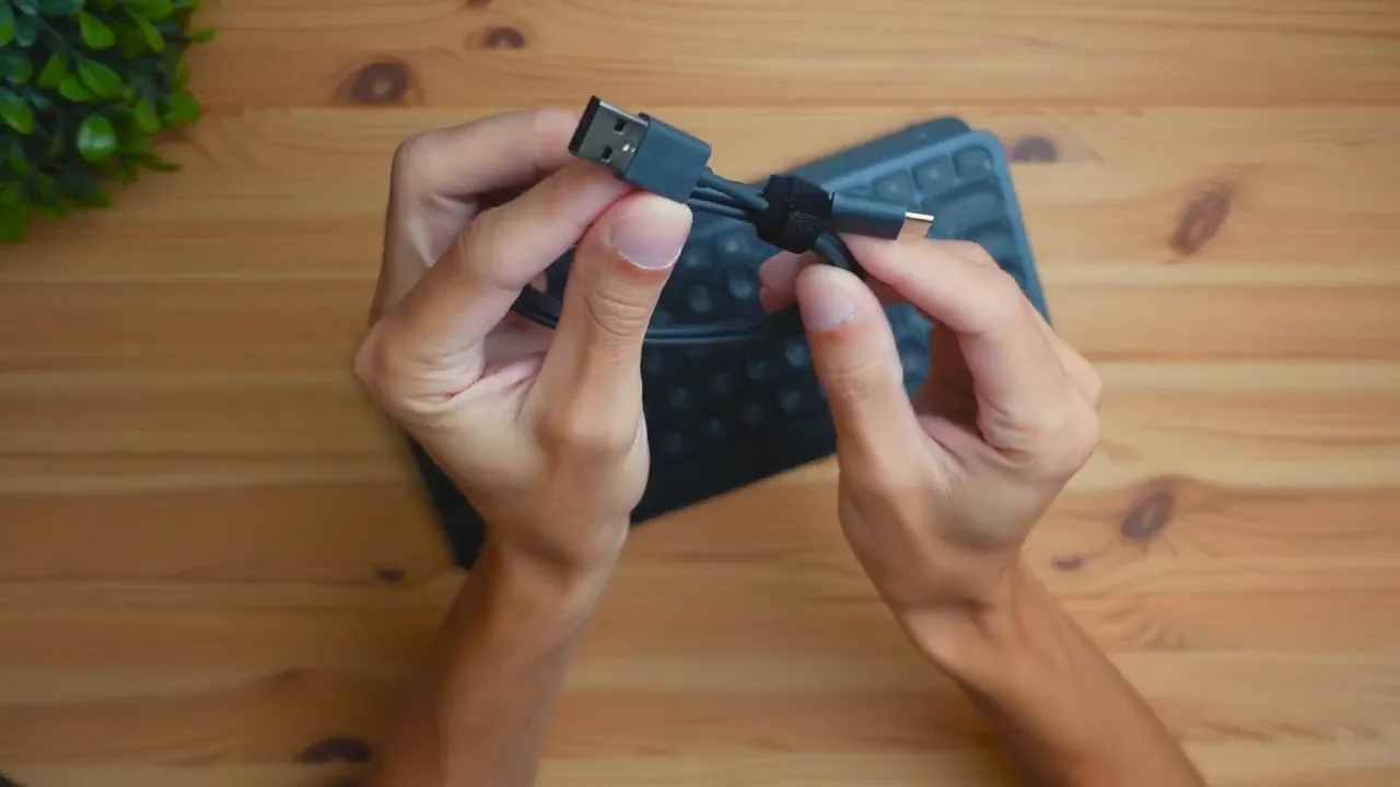 Unboxing: keyboard and USB-A to USB-C cable