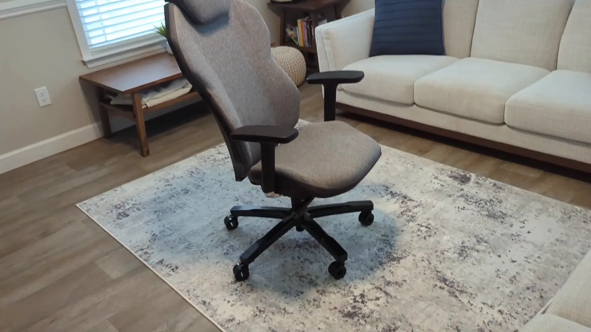Assembled Quersus ICOS Chair overview