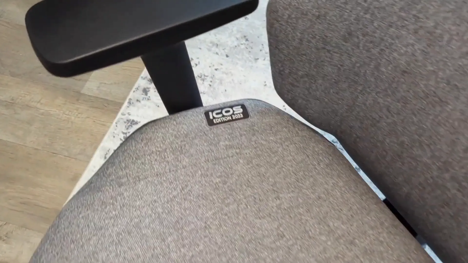 Material features of the Quersus ICOS Chair
