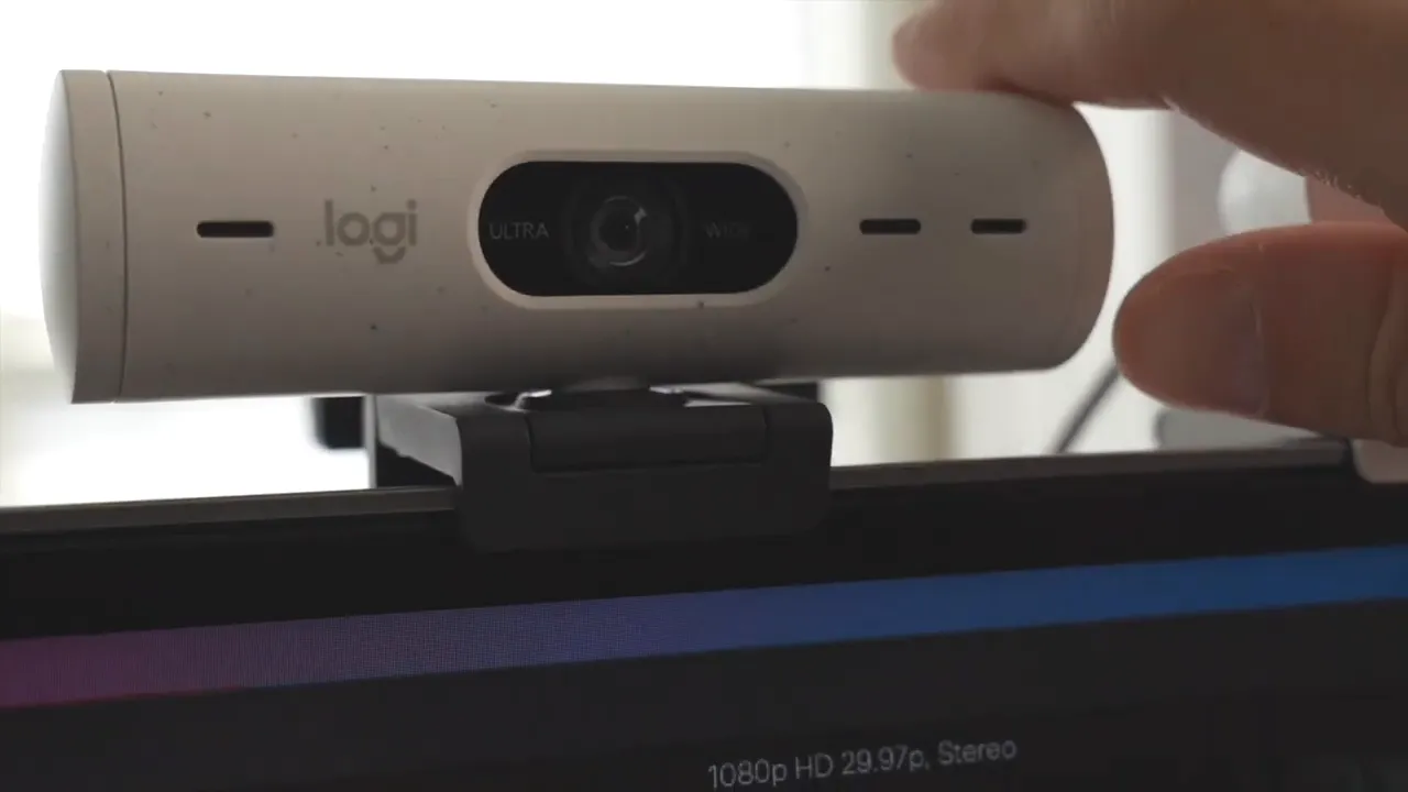 Logitech Brio 500 webcam settings on screen