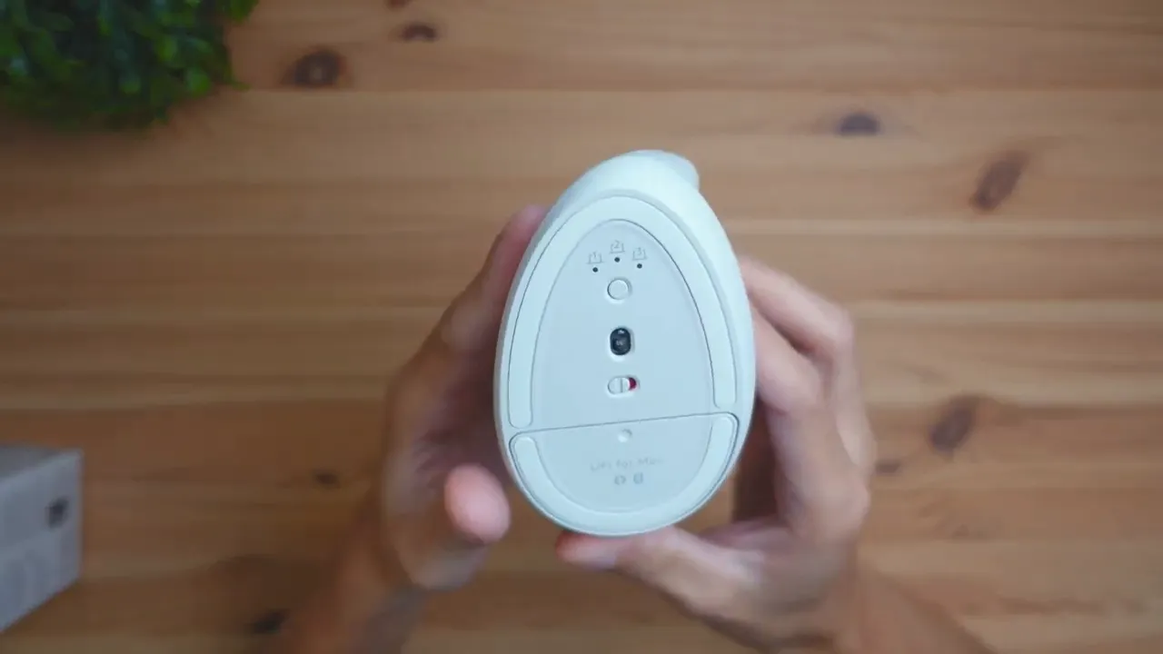 Underside showing profile buttons and LED