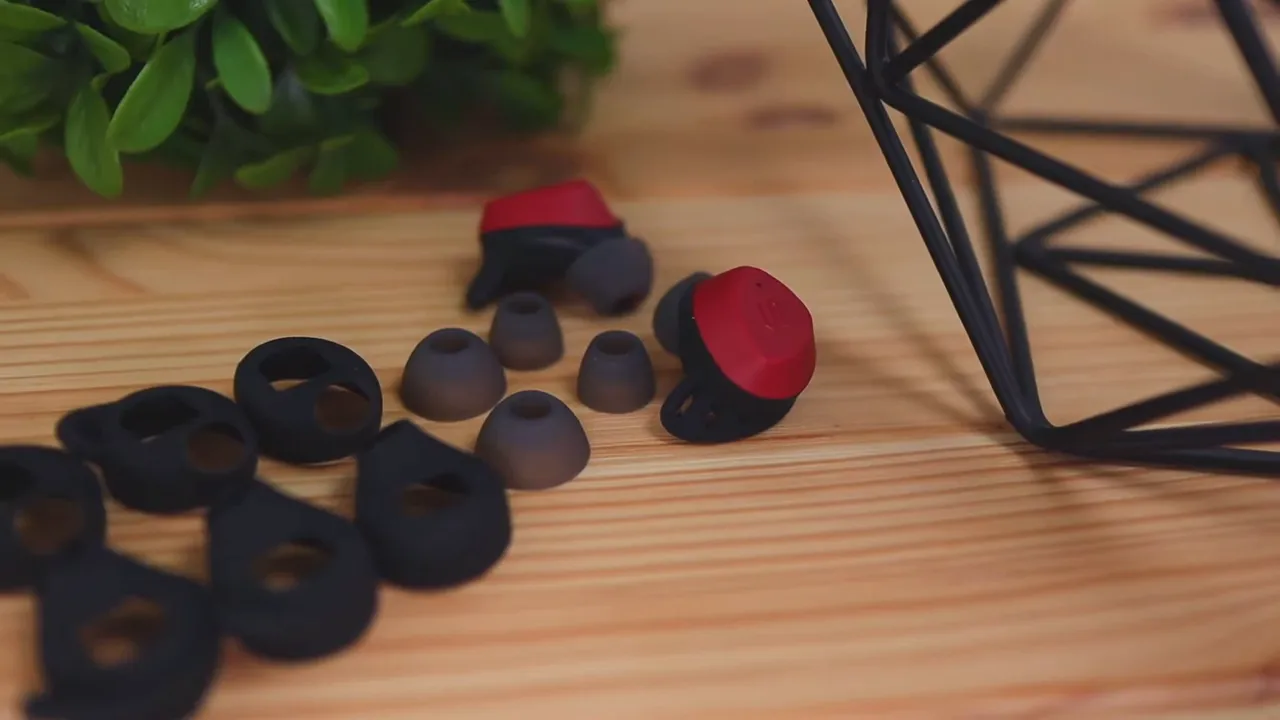 Soul S-FIT interchangeable wing tips and ear tips laid out with red and black options