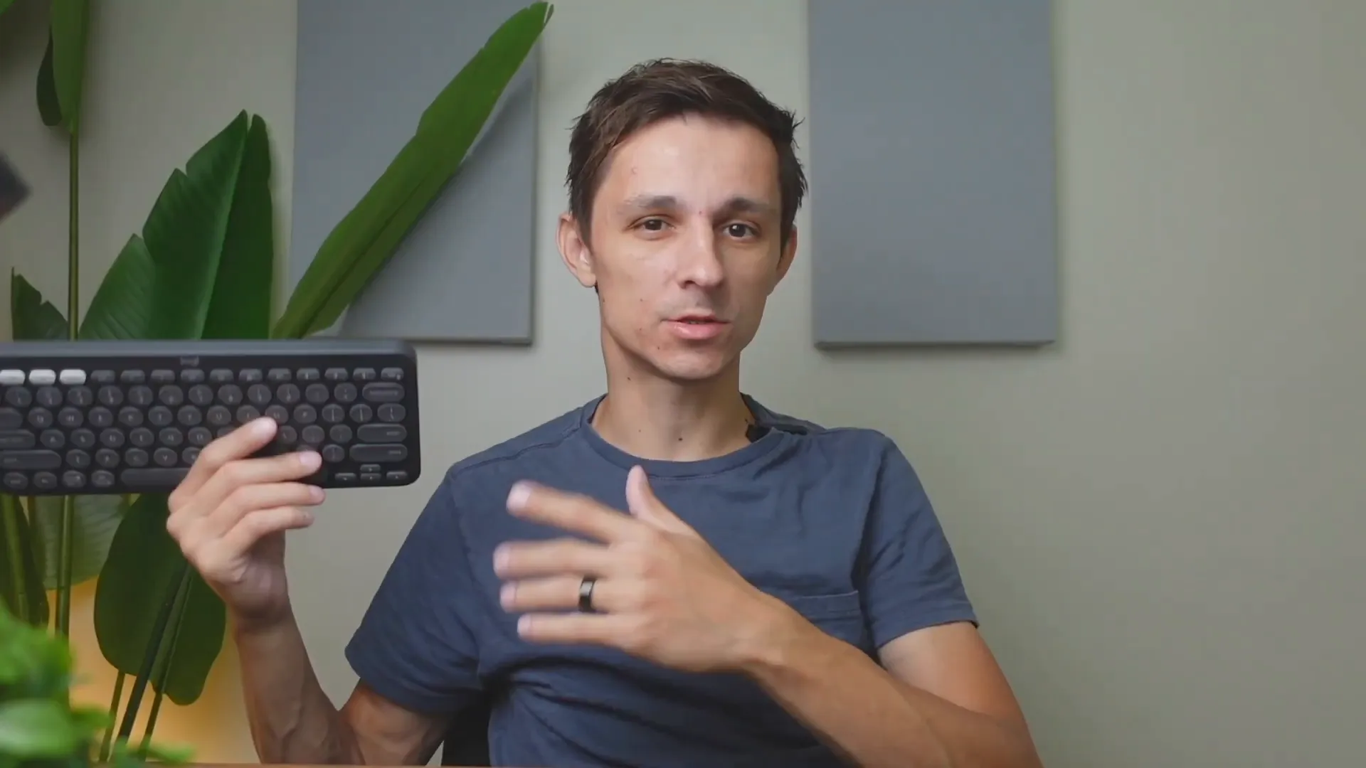 Logitech Pebble Keys 2 K380s slim design