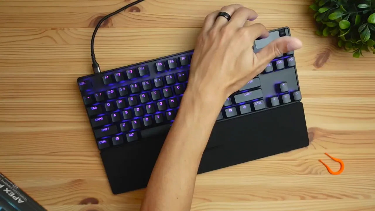 Volume dial and OLED screen area