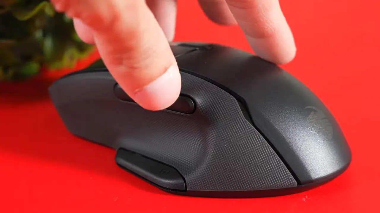Roccat Kone Air side view showing textured rubber grip and thumb buttons