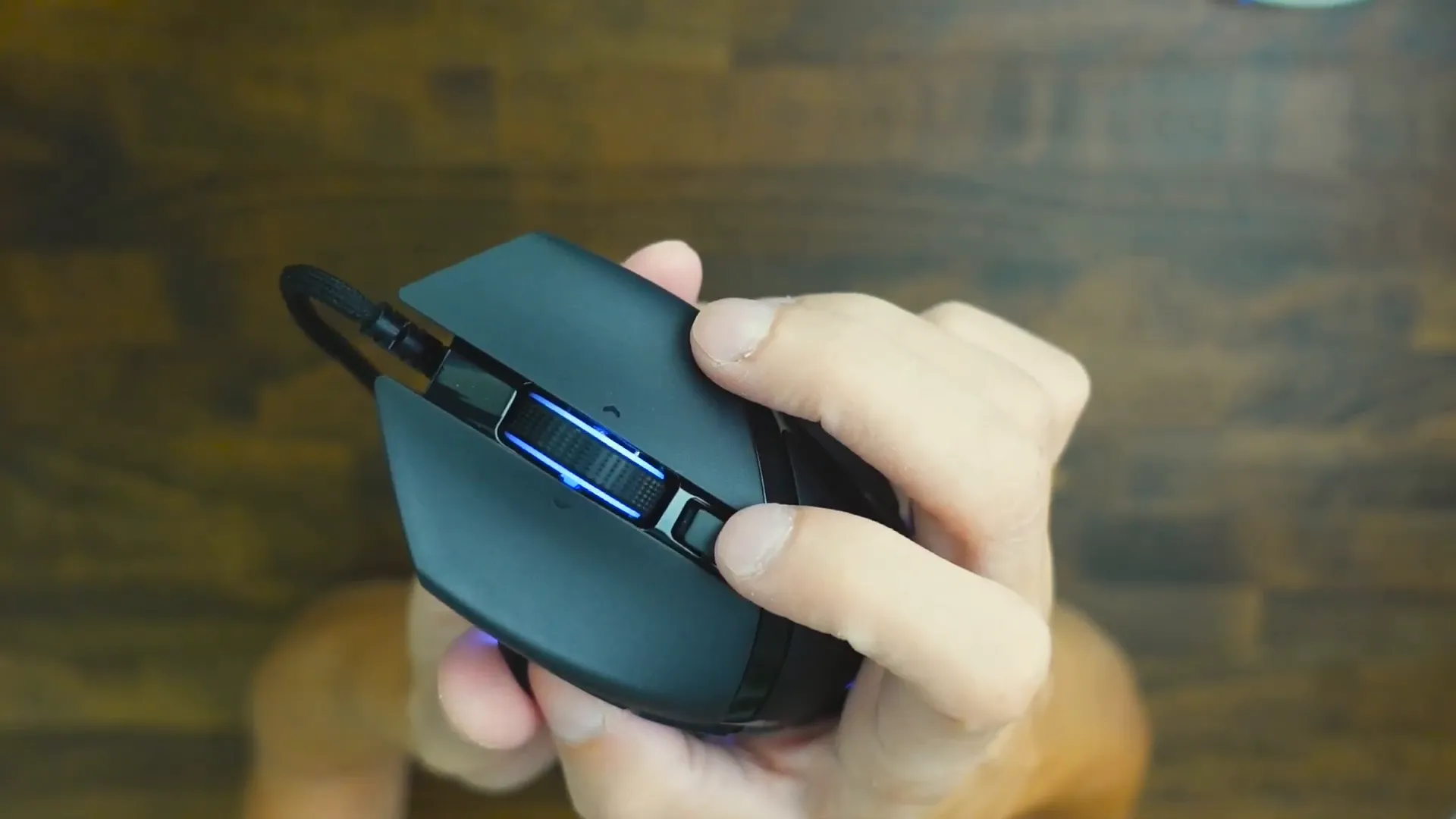 Razer Basilisk V3 scroll wheel features