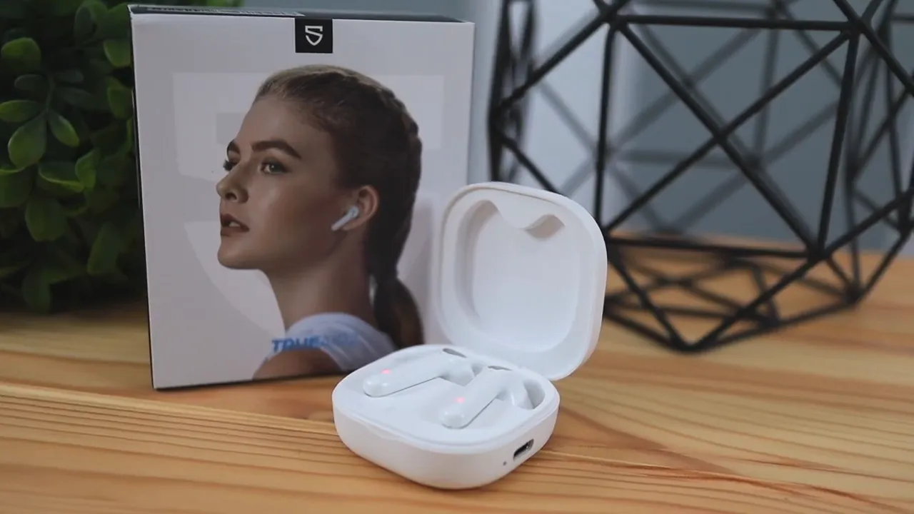 SoundPEATS TrueAir 2 earbuds in open charging case