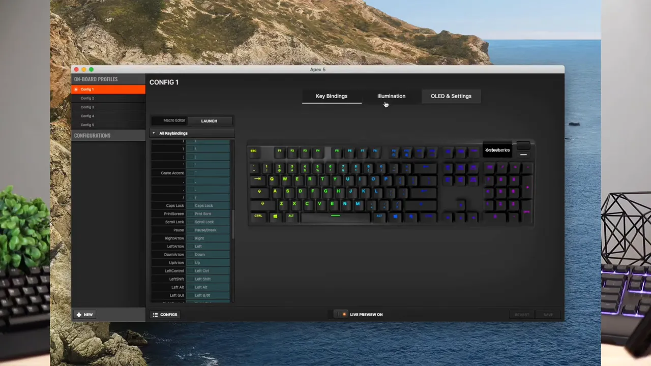Keyboard customization software window showing lighting controls and a full keyboard layout