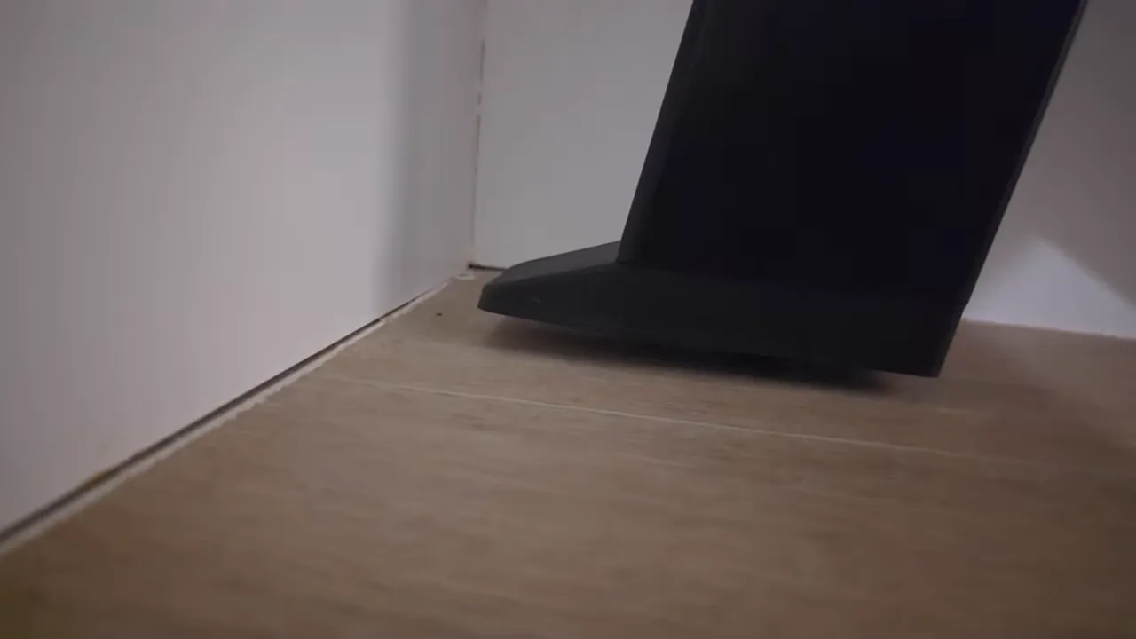 Desk showing oblique angled legs for stability