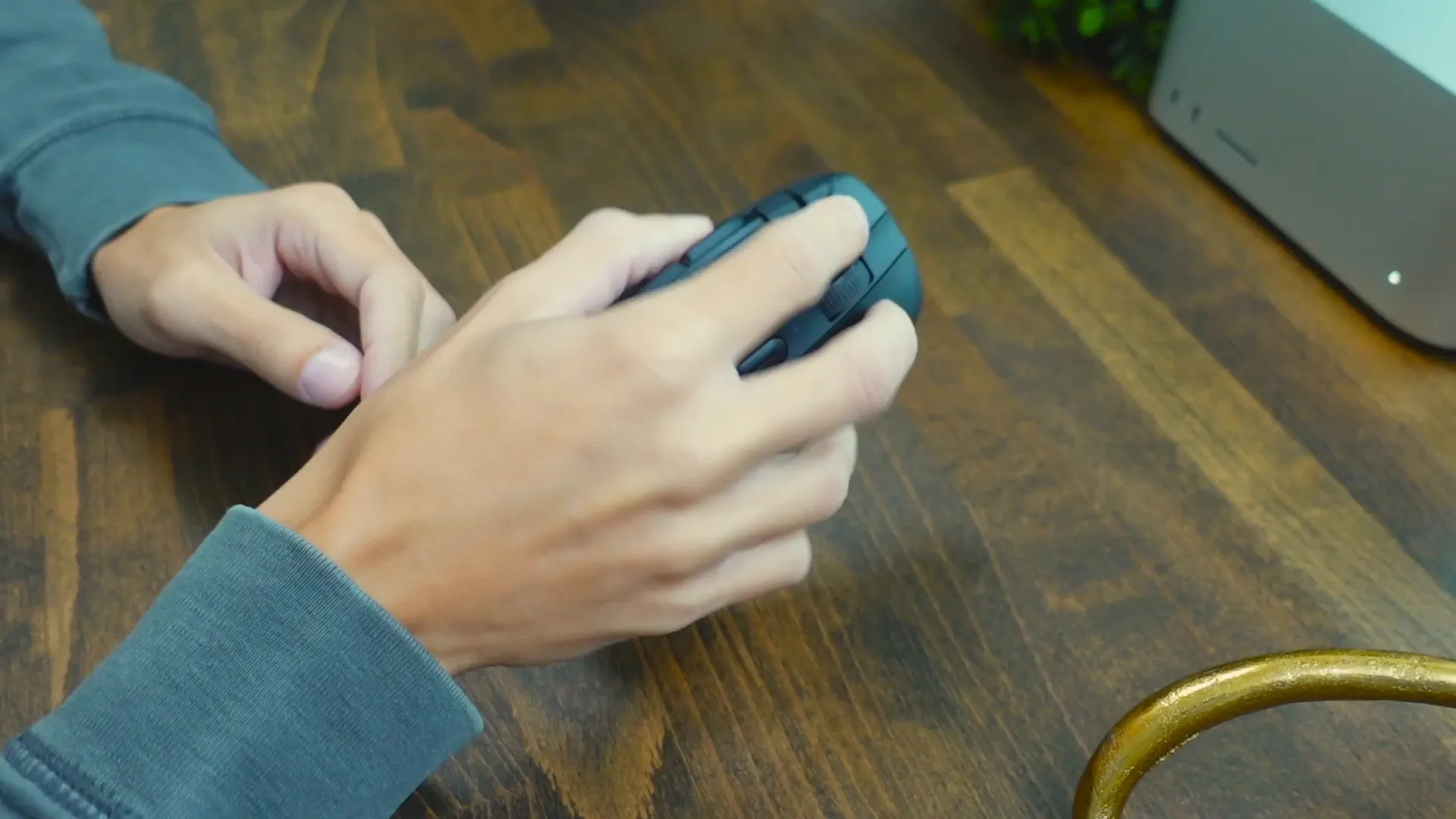 Comfortable grip of Roccat Kone XP Air