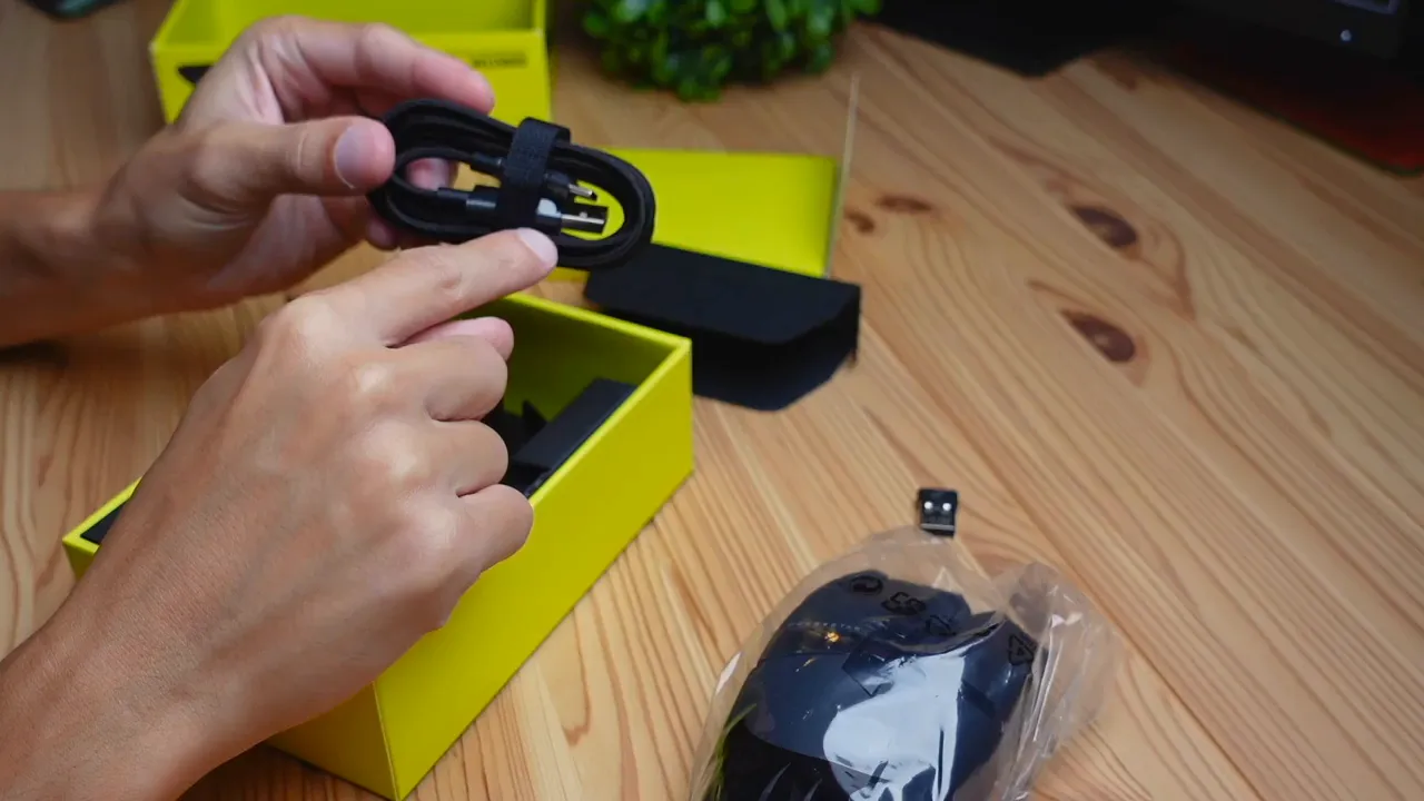 Corsair DARKSTAR in the box with USB receiver and braided USB-A to USB-C cable