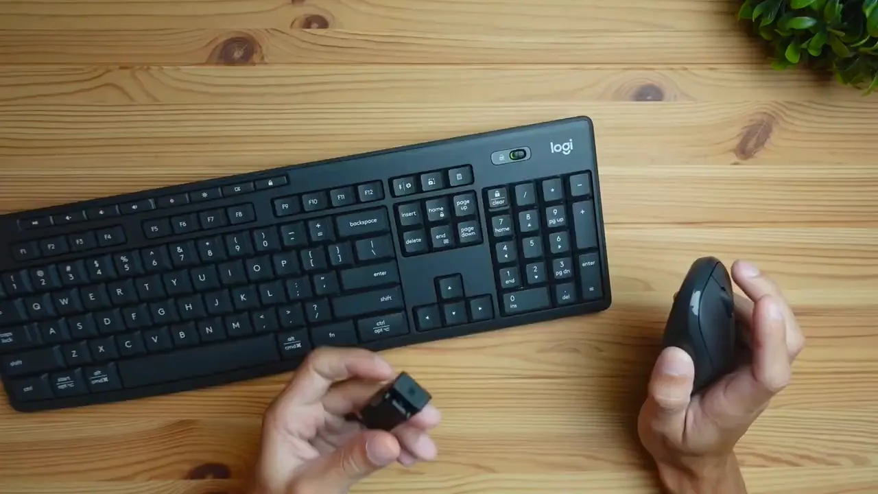 Demonstration of the silent mouse click test