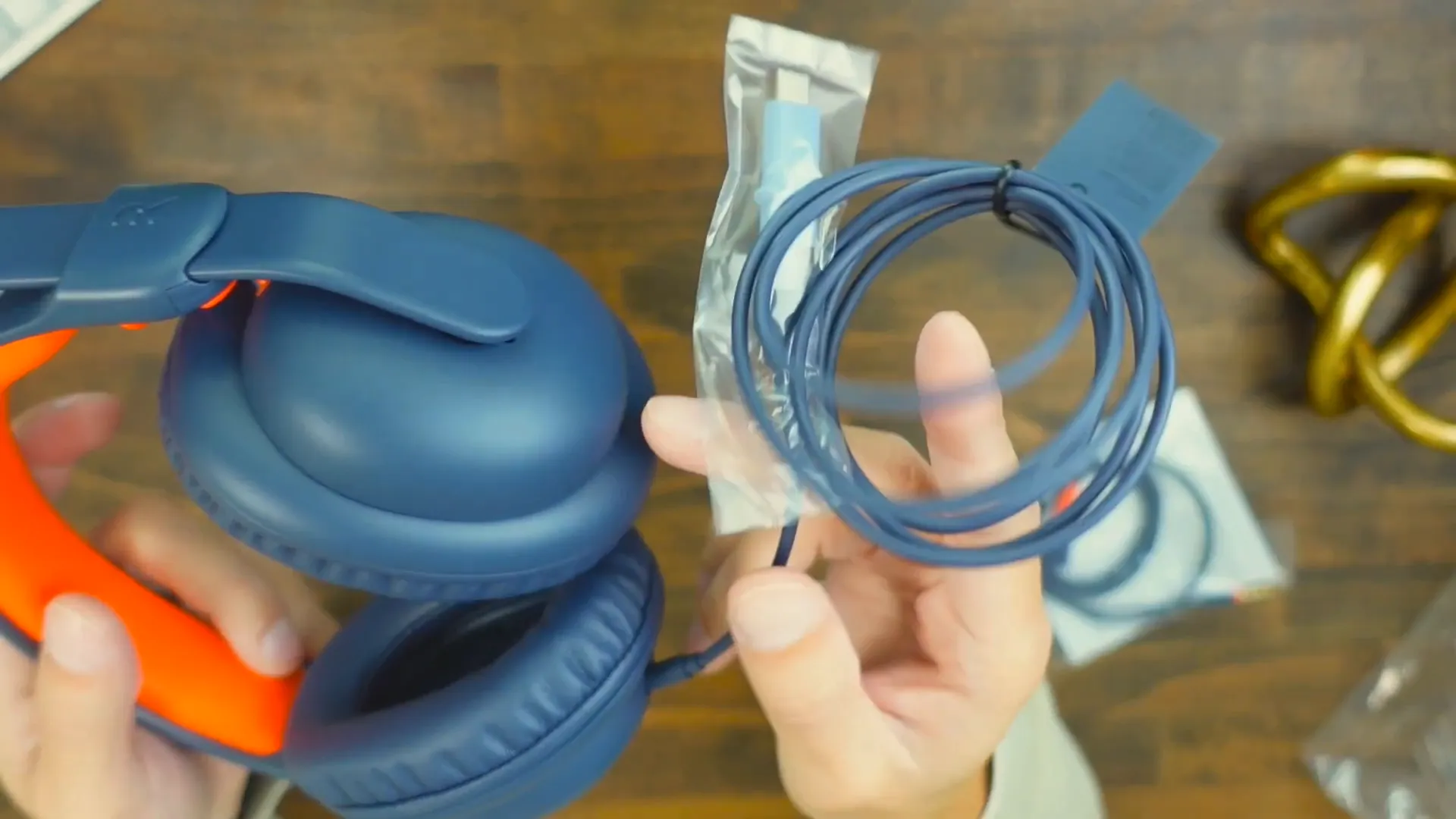 Unboxing the Logitech Zone Learn Headset