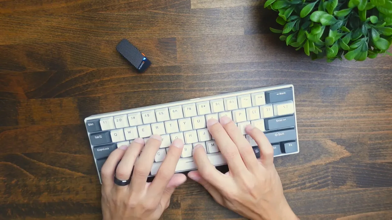 Typing test being performed on the iLovBee i61 keyboard