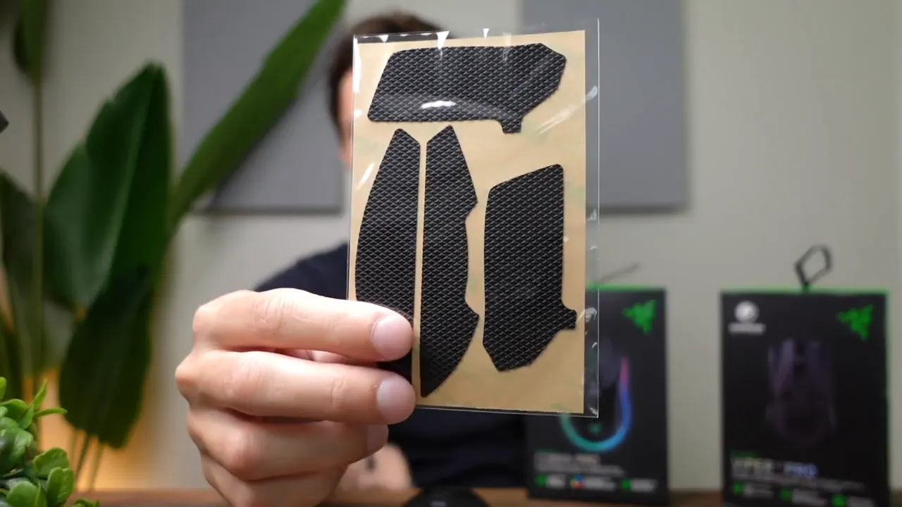 Close-up of Cobra Pro rubber side grip