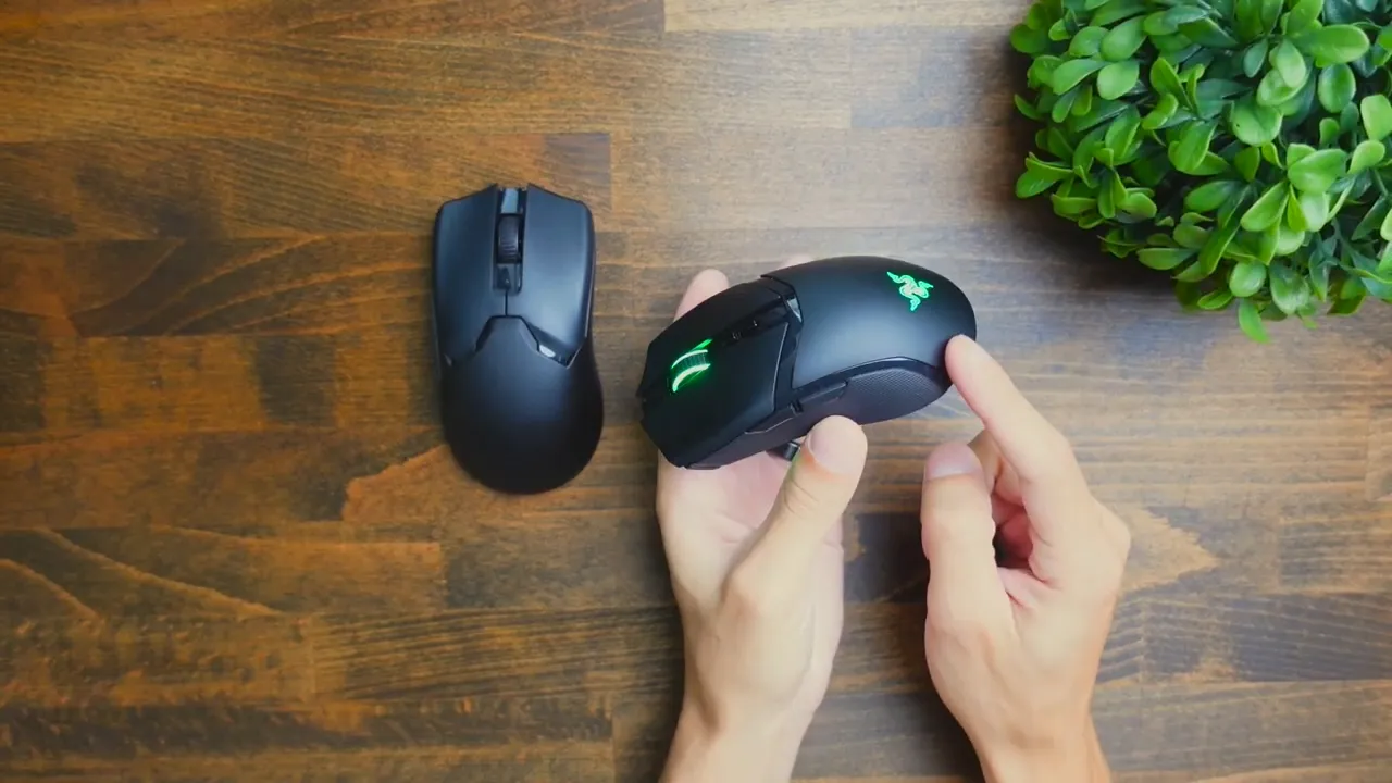 Cobra Pro RGB lighting on scroll wheel and rear