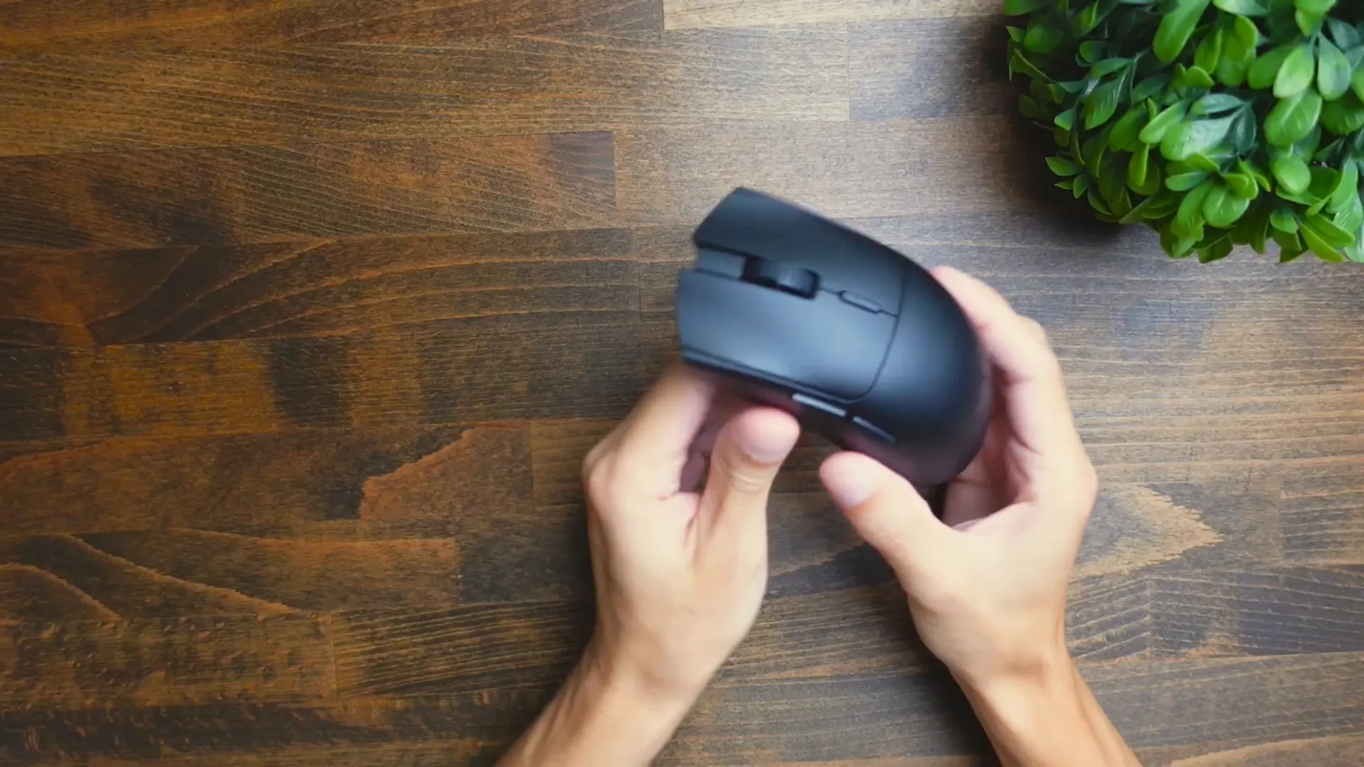 Battery installation and weight considerations of the Razer Viper V3 HyperSpeed