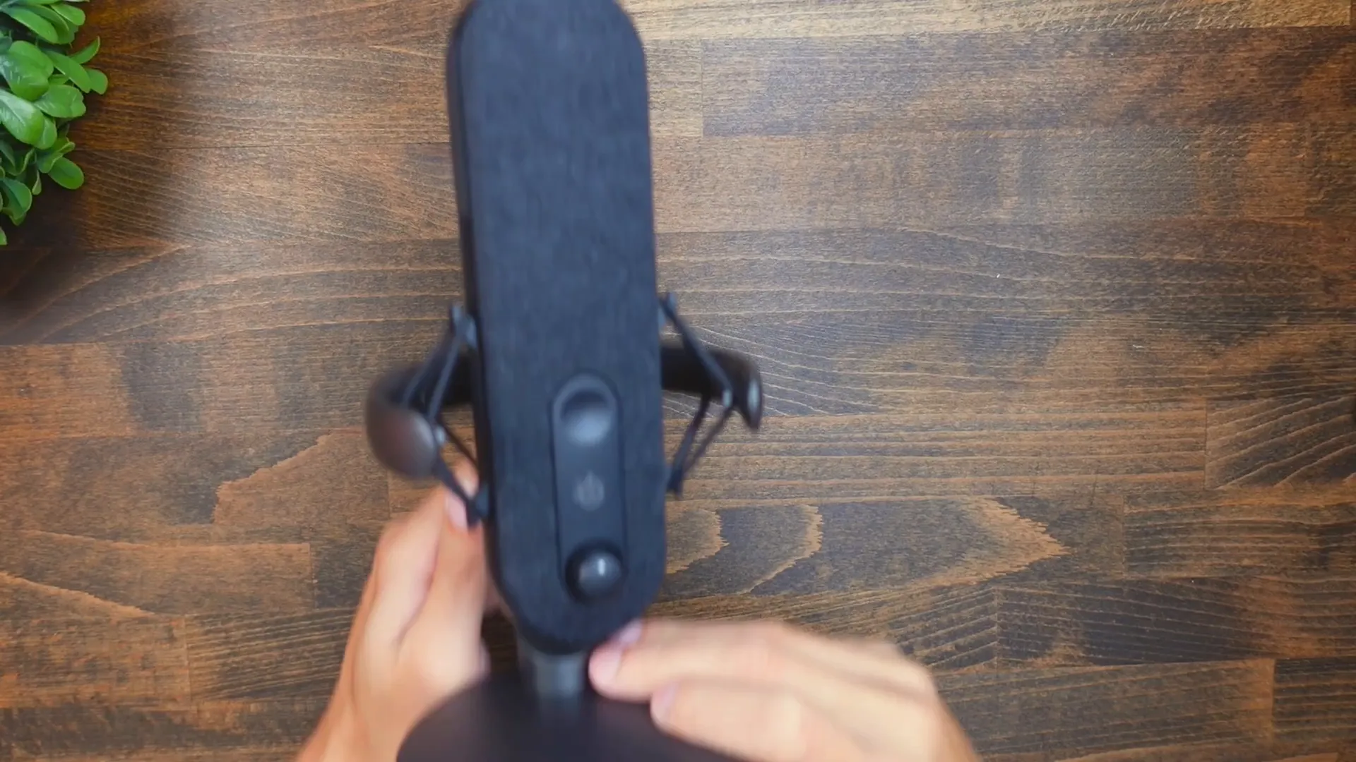 SteelSeries Alias microphone design