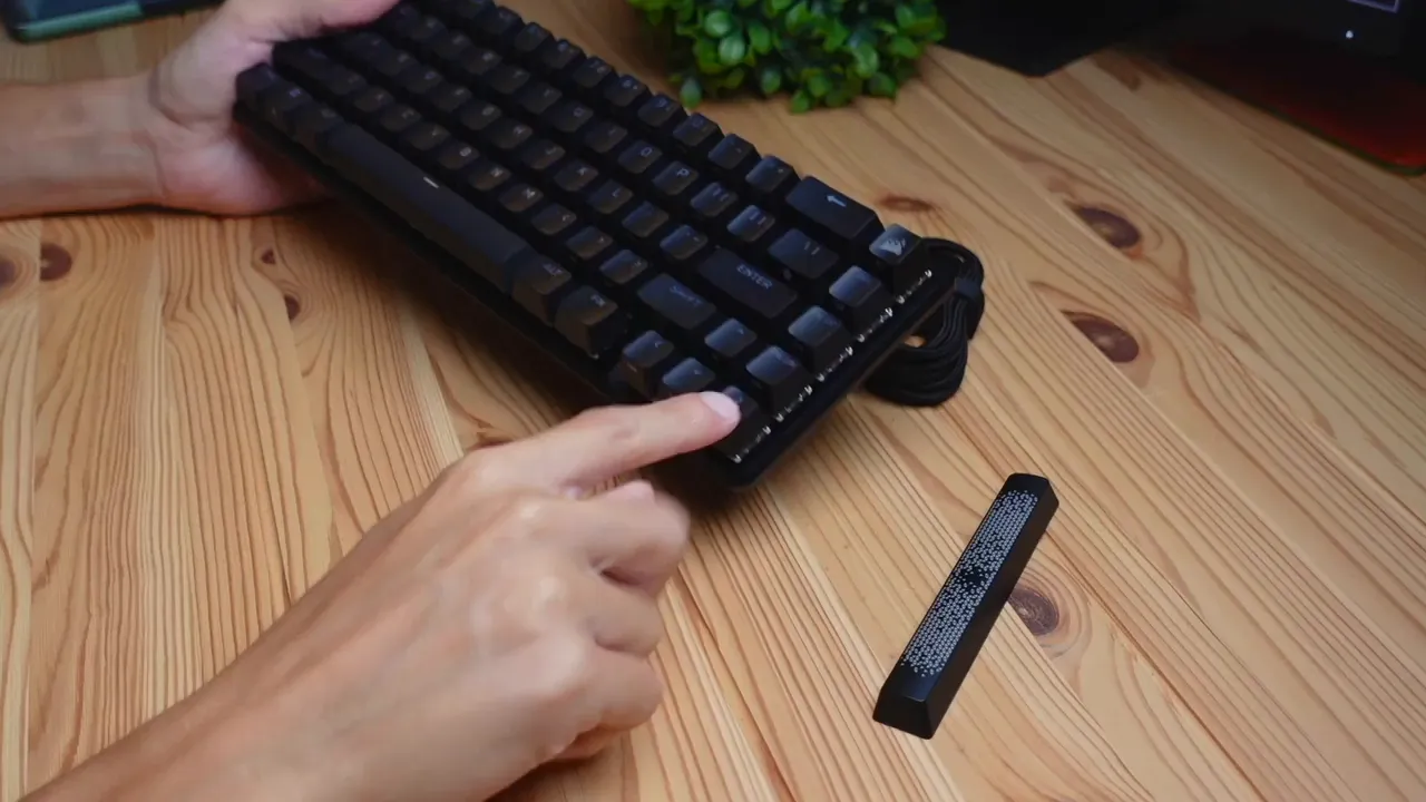 Patterned space bar included in the box