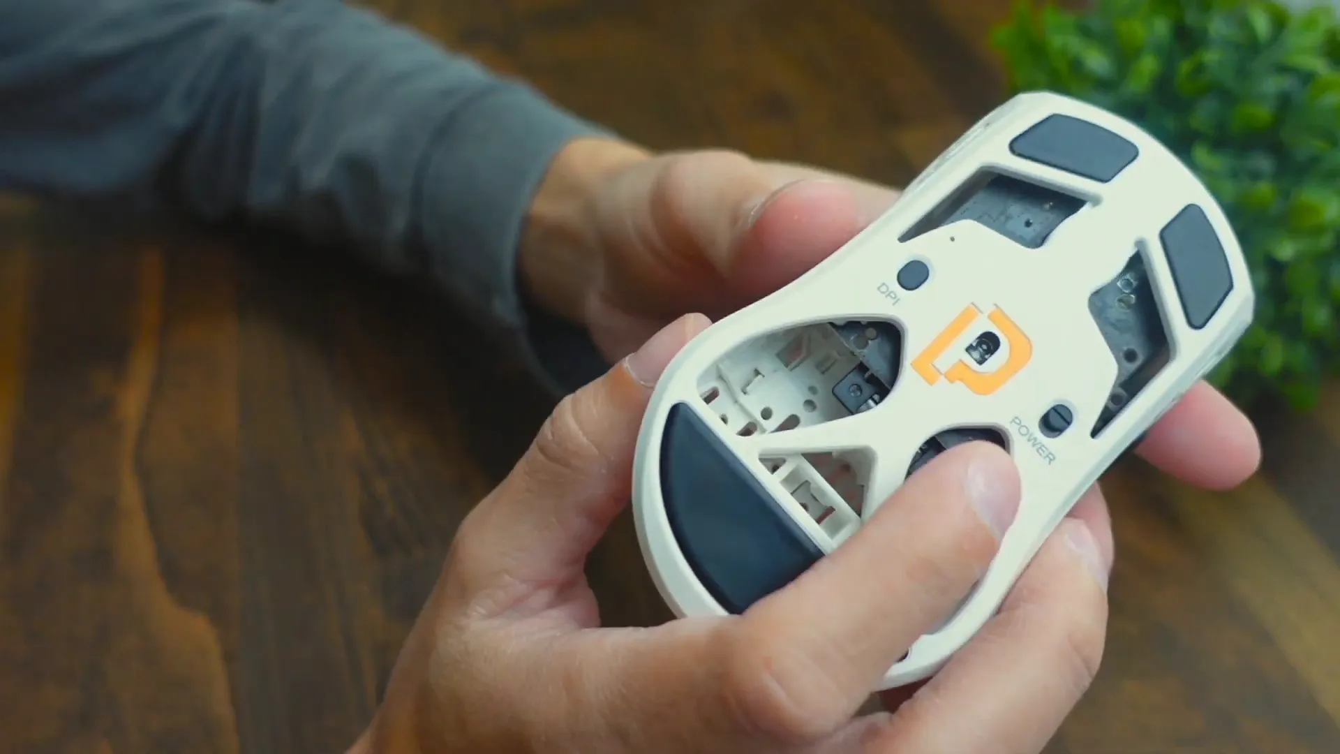 Button layout of the mouse