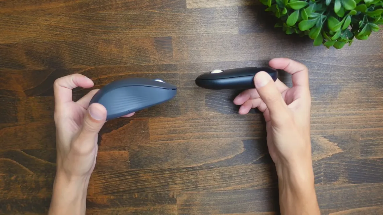 Size comparison between Pebble Mouse 2 and a larger Logitech M550