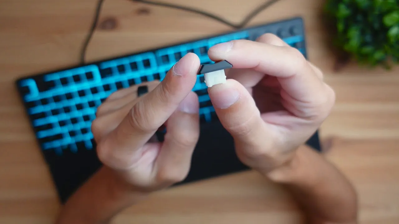 Slim profile keycaps on the Ornata V3