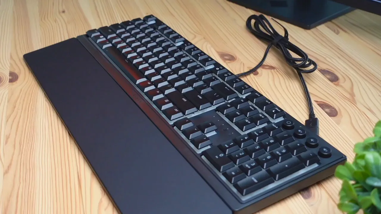 Razer Ornata V3 box opened showing keyboard and wrist rest