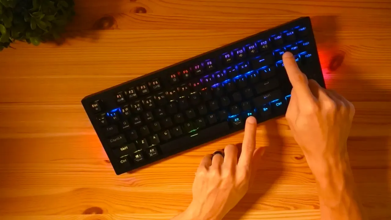 Key combination demo showing pattern and speed controls with function key