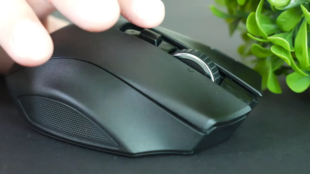 Razer Naga V2 side profile showing textured thumb grip, wheel and ergonomic contour
