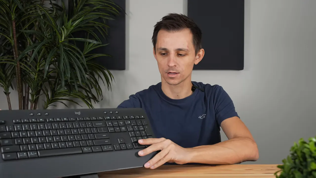 Close-up of Logitech Signature K650 keyboard showing keys and integrated wrist rest