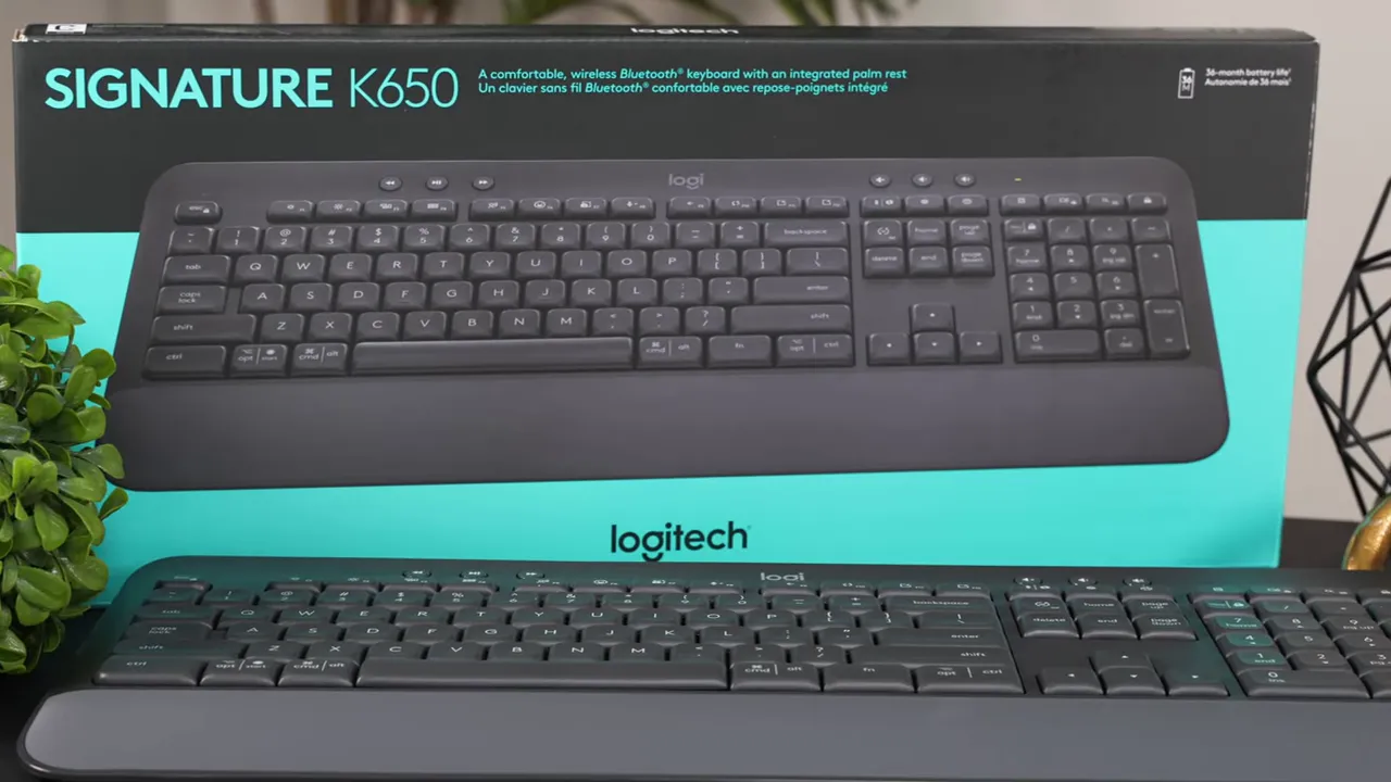 Logitech Signature K650 keyboard in graphite with packaging and integrated wrist rest visible