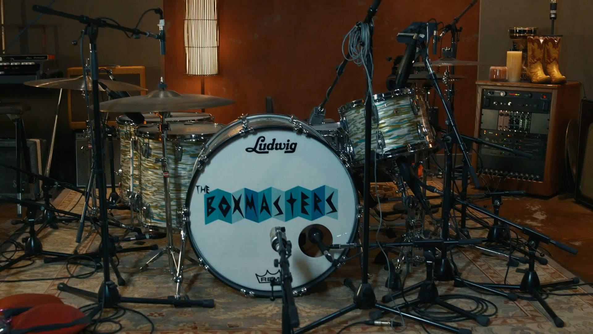 Billy Bob Thornton's unique drum set