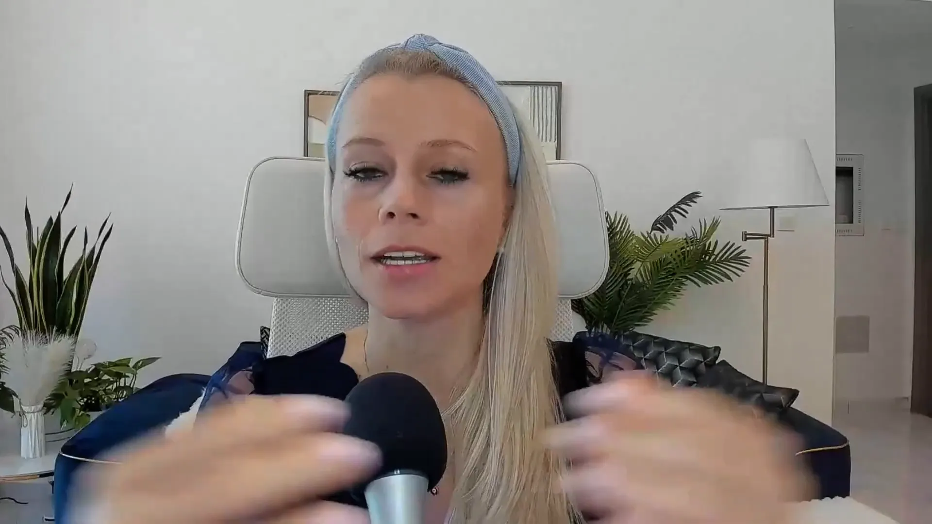 Tina Diamond explaining her consulting and coaching services