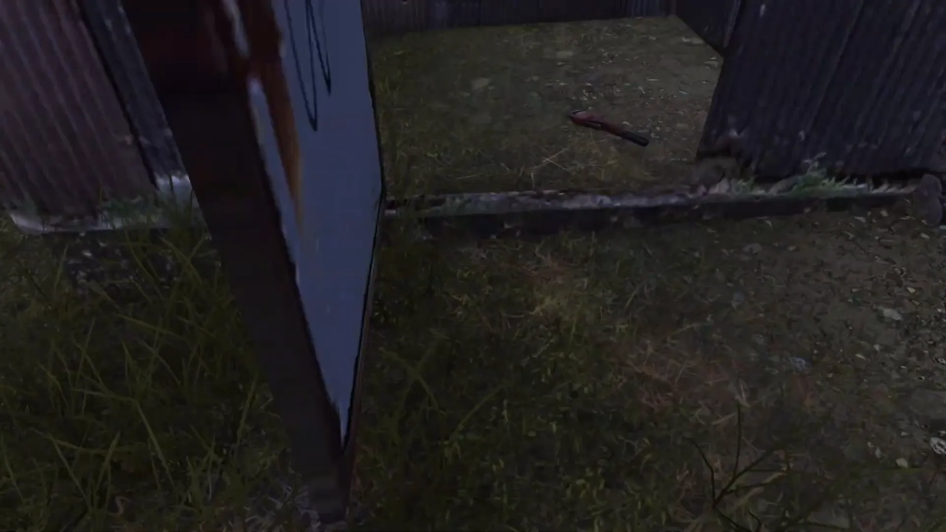 Player finding a melee weapon