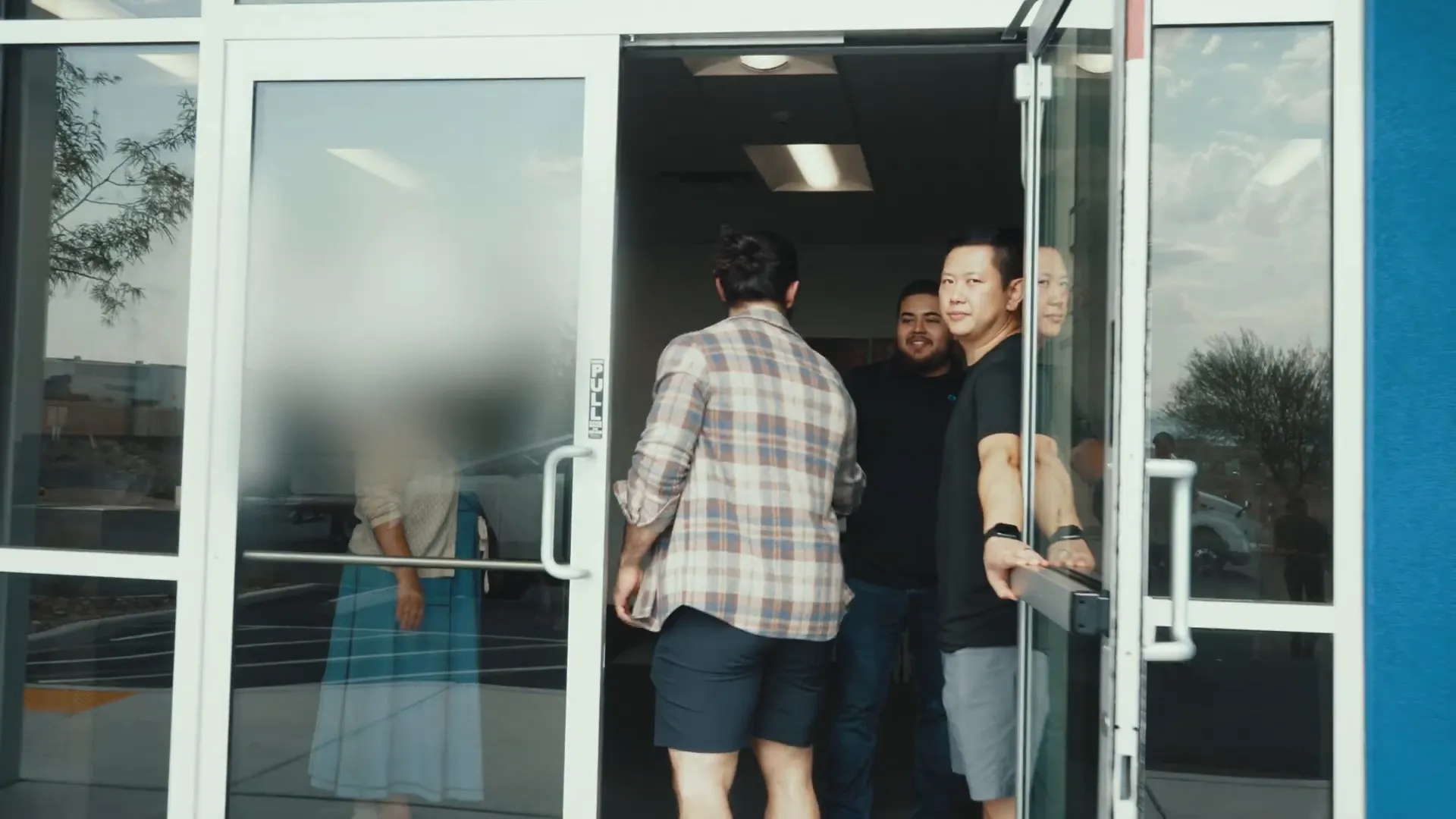 Team arriving at warehouse to inspect pallets