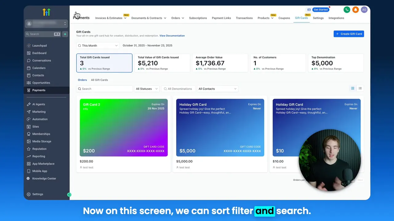 GFunnel Gift Cards Hub: obere Kennzahlen (Total Gift Cards Issued 3, Total Value $5,210, Average Order Value $1,736.67), Suchfeld, Filter und Vorschau der Gutscheinkarten; Moderator in runder Einblendung.