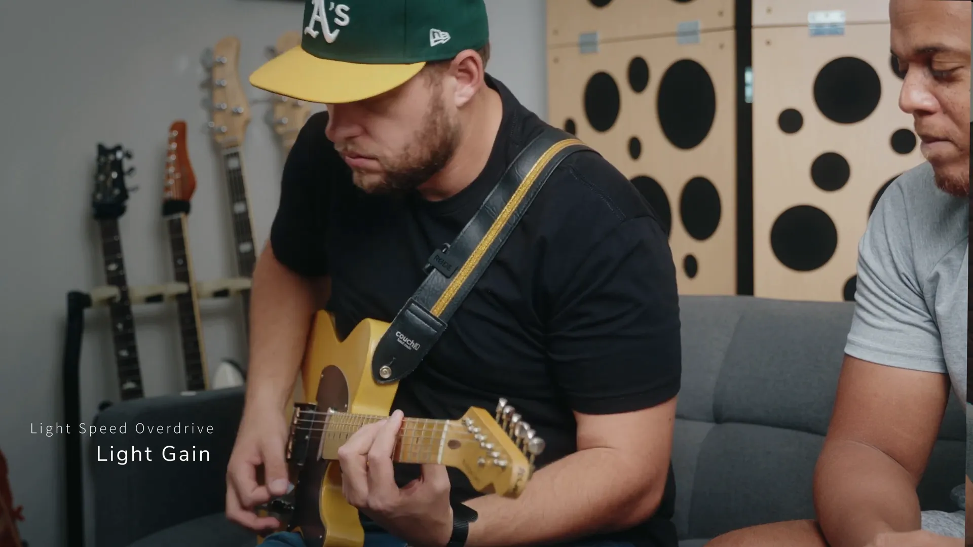 Demonstrating lead tones with overdrive