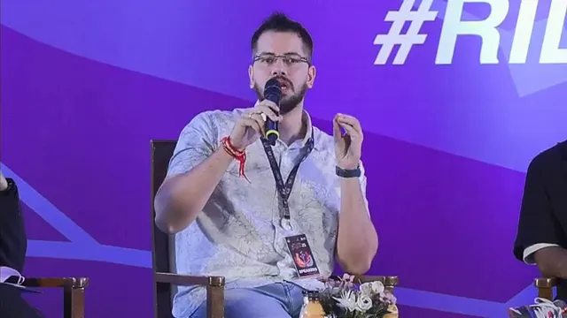 Dhruva explaining level design and playtesting approach