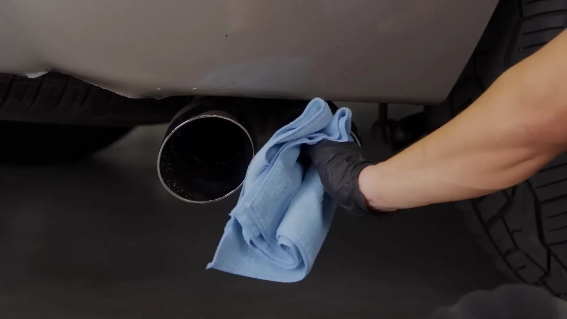 Paper towel test for exhaust leaks