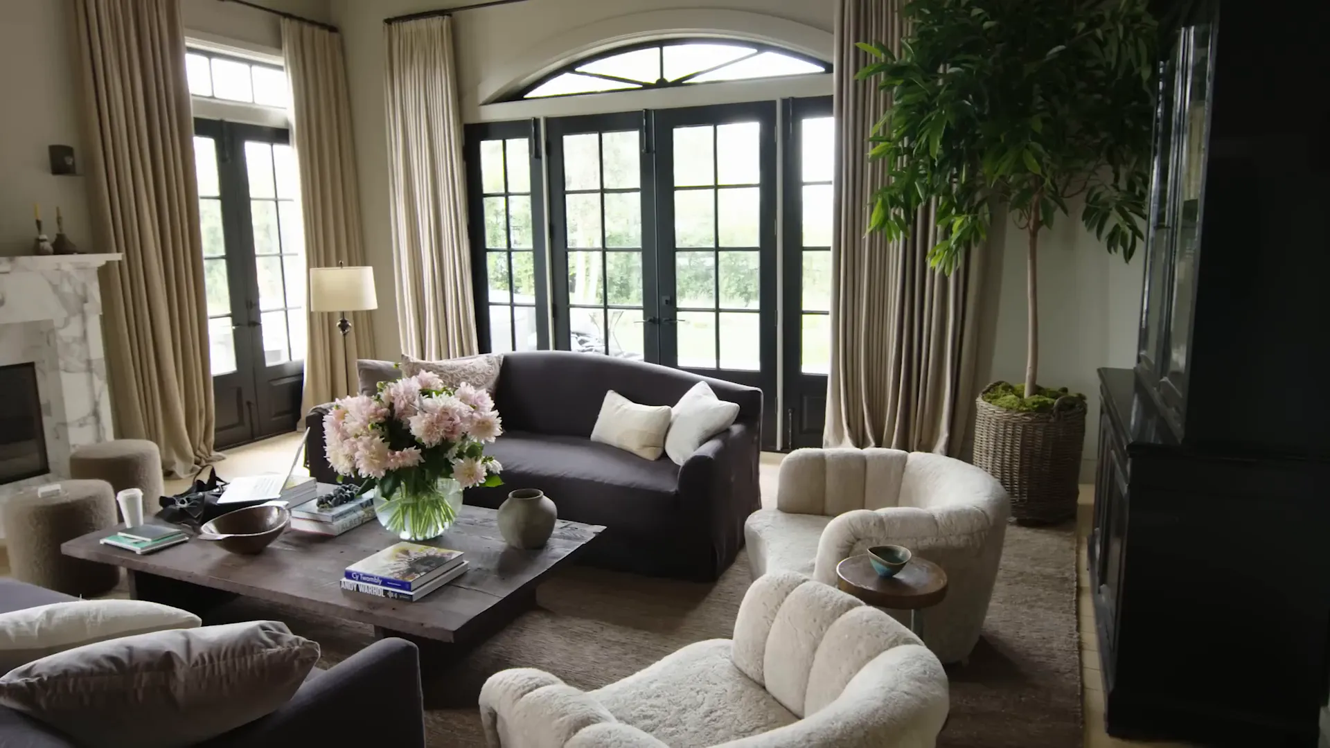 Formal sitting area with a fireplace for stockings
