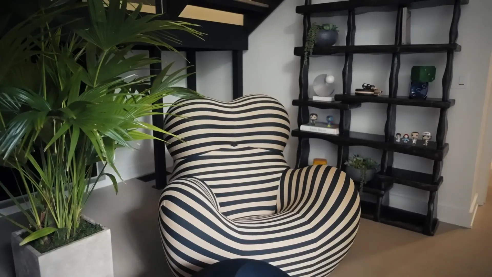 Chill area with Mama chair